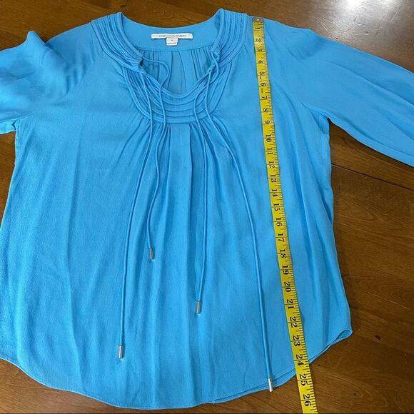 Diane von Furstenberg Blue 100% Rayon Peasant Blouse Size 6 - Picture 4 of 11